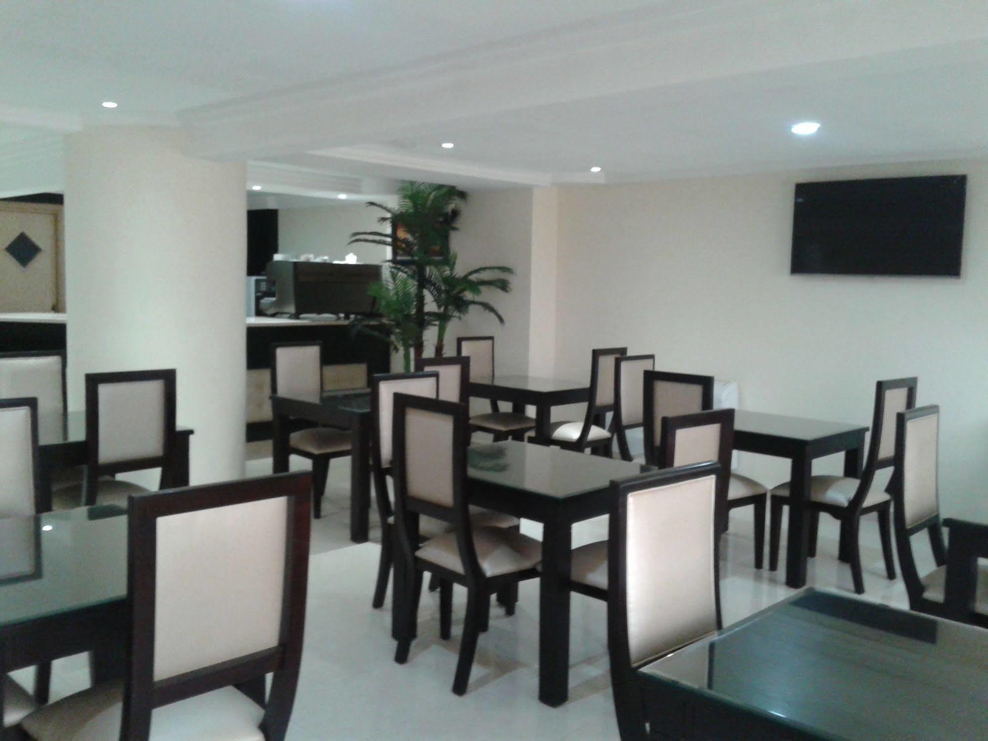 Al Akhawayn 酒店 3*